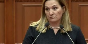 “Populli ju dënoftë!”/ Açka, e ashpër me Kodin Zgjedhor: Kot i çoni shqiptarët në zgjedhje!