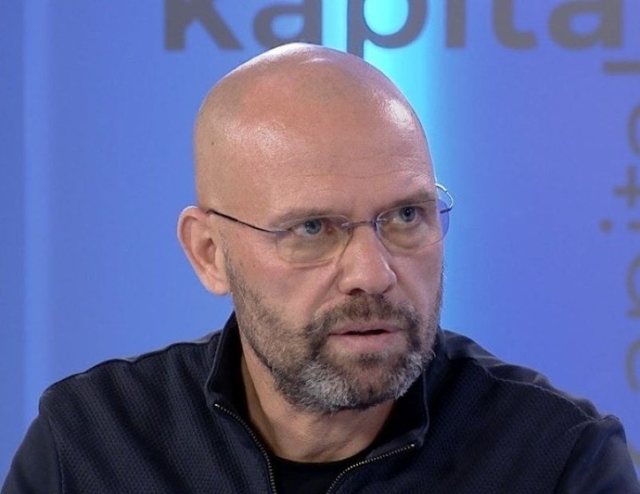 Arkivolucioni që varrosi paqen false