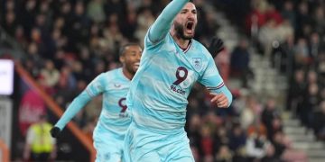 Në Angli “sulmojnë” Brojën, gazetari u drejtohet tre klubeve të Premier Ligë me listë: Mos e mendoni si opsion