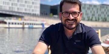 Kreshnik Spahiu: Kush po i trefishon çmimet për sezonin turistik?