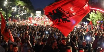VIDEO: A ishte protesta e kësaj të shtune, protesta më e madhe në dekada?