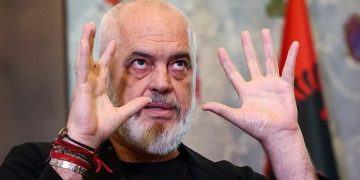 Profili i Ramës në Facebook bëhet “Flamingo”! (Foto-Lajm)