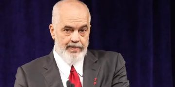 Rama përplaset me gazetaren e CNN, gjatë intervistës për Zvërnecin: Po më akuzon për lajm të rremë, do më dëgjosh apo jo?