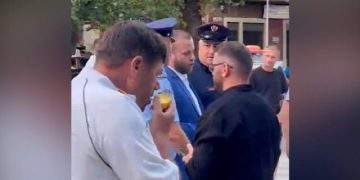 VIDEO: Protestuesit rrethojnë deputetin e PS, Ardit Bido: O hajdut (E shpëton policia)