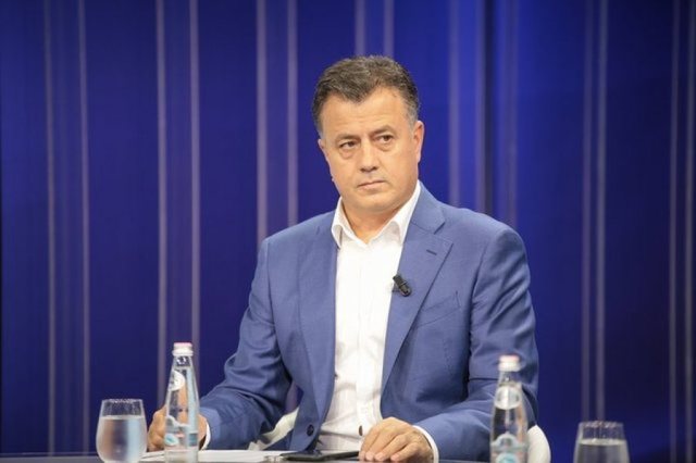 Flamur Noka sulmon protestuesit: Kanë inat Donald Trump, se nuk iu plas për zogjtë. Pas protestës qëndron Sorosi