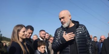 Marjana Koçeku nxjerr SMS-të e fundit me Ramën dhe i bën thirrje publike: Dëgjoni zërin e popullit dhe jepni dorëheqjen