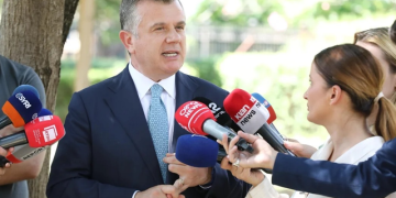 “E kam marrë në telefon, s’ma ka hapur”, Balla për largimin e Koçekut: Unë jam bariu në PS dhe nuk kam pasur…