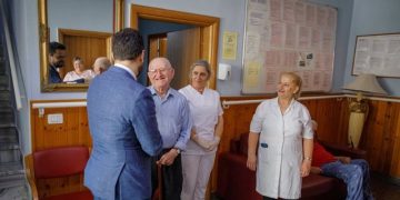Propozimi i Avokatit të Popullit: Hotelet dhe vilat e sekuestruara nga SPAK, të kthehen në azile për pensionistët