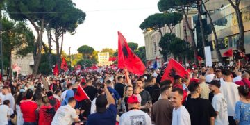 Detaje nga protesta e 14, nga kërkesa për rikthimin e Altin Dumanit në krye të SPAK te pjesëmarrja e madhe edhe nga diaspora