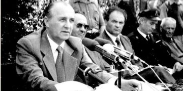 “Kancelari i Bavarisë, Shtraus, ka ardhur në Shqipëri në verën e vitit 1984, pra kur Enver Hoxha ishte ende gjallë dhe ai na autorizoi që me Shtrausin…”/ “Dëshmia e rrallë e ish-presidentit Ramiz Alia