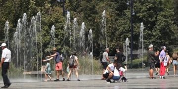 Netë tropikale/ Javën e ardhshme, temperaturat do të ndihen deri në 41 gradë