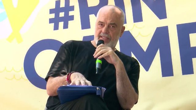 “Protesta nisi për të, por Zvërneci u harrua”, Rama: Njerëzit e drejtë në tubim po kthehen në vegla