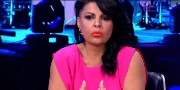 “Unë ndihmoj prindërit prej pensionit të ulët” – Aurela Gaçe reagon e revoltuar, pas thirrjes së protestuesve për bojkotimin e koncertit të saj