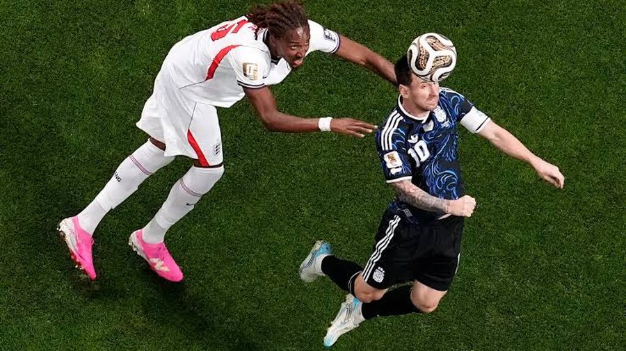 VIDEO/ Argjentina bën Argjentinën! Tjetër fitore në “frymën e fundit”, kampionët e Botës i japin leksione Anglis dhe shkojnë në finalen e madhe