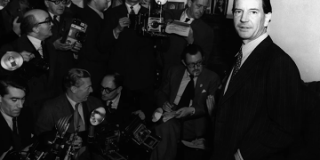 Pse dështoi CIA në rrëzimin Enver Hoxhës? Historiani britanik rrëzon mitin e rolit të agjentit të dyfishtë Kim Philby
