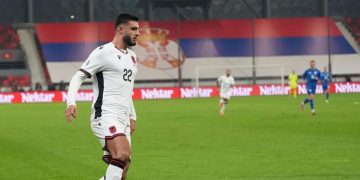 Burnley bindet dhe ndryshon formulën, Lazio futet sërish në garë për Armando Brojën