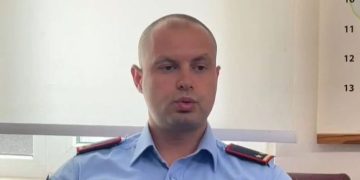 “Mos u afro, do vras veten” – Zbardhen negociatat për shpëtimin e Rozalinda Plakës, polici hyri i vetëm pa armë te Refit Buzi