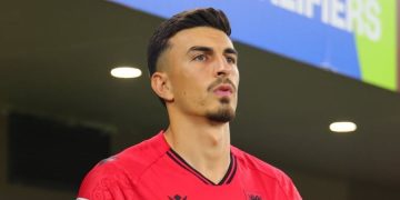 Juljan Shehu “injoron” ofertën greke, mesfushori i Kombëtares merr vlerësimin maksimal nga klubi (VENDIMI)