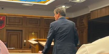 Dosja “Partizani”, zbardhet dëshmia e Bamir Topit në GJKKO: Roli im ishte formal! Nuk ishte në juridiksionin e Presidentit