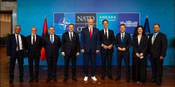 Krah Melonit, Erdogan dhe Mark Rutte, Rama publikon foto-albumin nga takimet në Samitin e NATO-s në Ankara