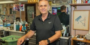 Mbi 20 vite në SHBA, deportohet nga Amerika berberi shqiptar/ Mesazhi i xhaxhait të tij: U bë viktimë e kriminelëve!