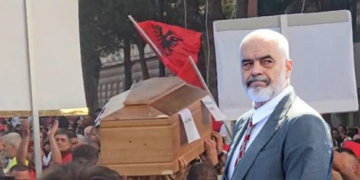 Arkivoli në protestë! Rama: Të dashur flamingo, ju përdorën! Faleminderit për shpresën që ndezët