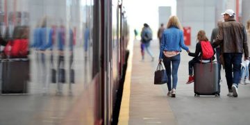 Alarmi i Eurostat: Shqipëria humbi 1.8 milionë banorë nga emigracioni në 35 vite