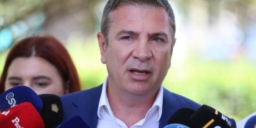 U akuzua se ka qenë në takimin e famshëm të “Arubas”, reagon për herë të parë Damian Gjiknuri