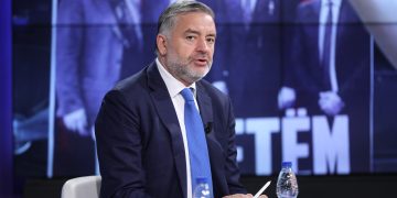 Blendi Klosi: Nuk ka asnjë shans të japë dorëheqjen qeveria!