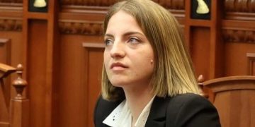 “ Përtej fasadave të bukura, realiteti në Shqipëri është ndryshe”- Marjana Koçeku për BBC: Rama po përballet me një krizë të madhe legjitimiteti