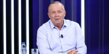 Gjergj Luca, mesazh protestuesve: Keni të gjithë të drejtën e Zotit të çoheni dhe të gërthisni