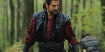 Agron Shehaj denoncon: Rama po i fal 1 milion m2 tokë në Vlorë “Osmanit”