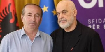 “Na larguat fëmijët nga vendi”, ish-kryetari i PS së Korçës akuzon Ramën: Krijove administratën më të korruptuar në 114 vite shtet