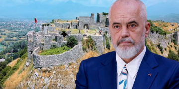 Sulm me “review” negative edhe ndaj Kalasë së Shkodrës, Rama: Po me Rozafën çfarë keni o patriota?
