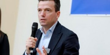 Përleshjet te Parlamenti/ Agron Shehaj: Protesta nuk ndalet deri në largimin e Ramës!
