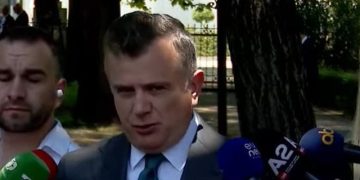 Taulant Balla nxjerr emrin: Ja kush është i shumëkërkuari i Policisë që ndodhej sot mes protestuesve